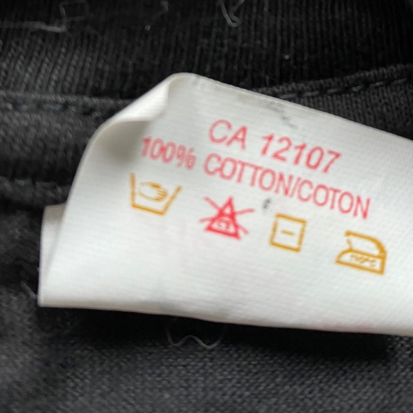 Wolf T-shirt from Nelson, British Columbia - Picture 3 of 3